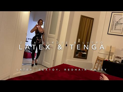 ❤️ Sister wamutu wofiyira atavala chovala cha latex chogwidwa ndi mchimwene wake wopeza ❤ pa ife ❌❤